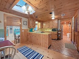 Dewey Cottage - Y854