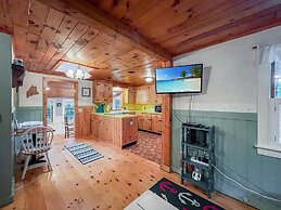 Dewey Cottage - Y854