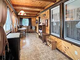 Kurtz Cottage - Y856