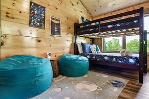 Eagle Splash Vista| Pool Projector, Pet Friendly, Game Room