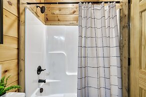 Eagle Splash Vista| Pool Projector, Pet Friendly, Game Room