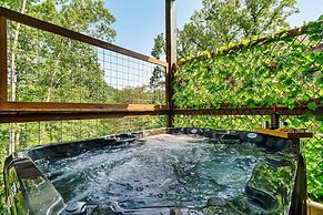 Eagle Splash Vista| Pool Projector, Pet Friendly, Game Room