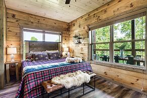 Eagle Splash Vista| Pool Projector, Pet Friendly, Game Room