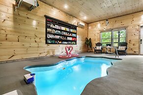 Eagle Splash Vista| Pool Projector, Pet Friendly, Game Room