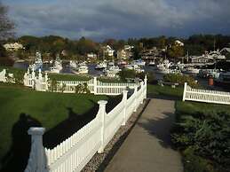 Perkins Cove Gem - Q934