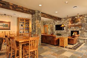 Jackpine & Black Bear Condos