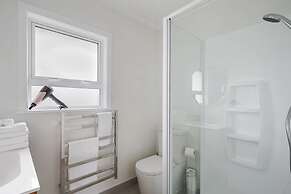 Renovated Takapuna 2BR Apt - Parking