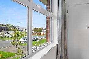 Renovated Takapuna 2BR Apt - Parking