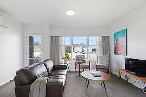 Renovated Takapuna 2BR Apt - Parking
