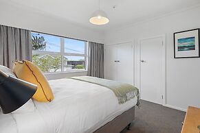 Renovated Takapuna 2BR Apt - Parking
