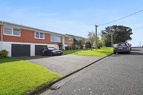 Renovated Takapuna 2BR Apt - Parking