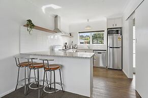 Renovated Takapuna 2BR Apt - Parking