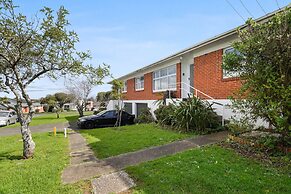 Renovated Takapuna 2BR Apt - Parking