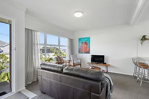 Renovated Takapuna 2BR Apt - Parking