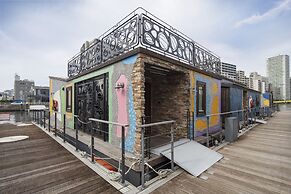 PETALS TOKYO - Floating Hotel