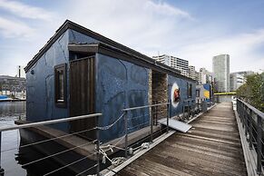 PETALS TOKYO - Floating Hotel