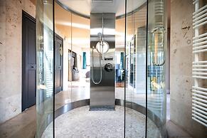 PETALS TOKYO - Floating Hotel