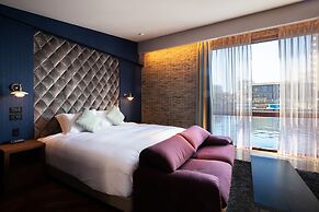 PETALS TOKYO - Floating Hotel