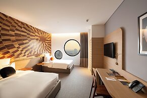 SUN & MOON, Riverside Hotel