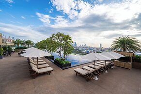 SUN & MOON, Riverside Hotel