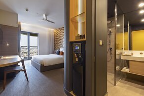 SUN & MOON, Riverside Hotel