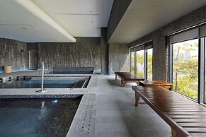 SUN & MOON, Riverside Hotel