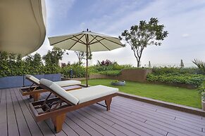 SUN & MOON, Riverside Hotel