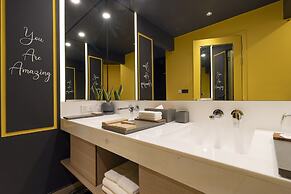 SUN & MOON, Riverside Hotel