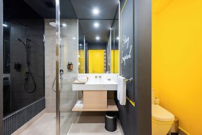 SUN & MOON, Riverside Hotel