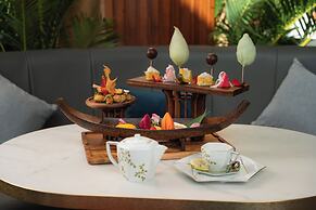 SUN & MOON, Riverside Hotel