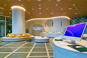 SUN & MOON, Riverside Hotel