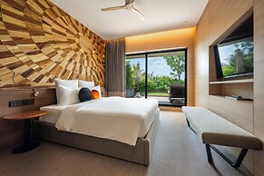 SUN & MOON, Riverside Hotel