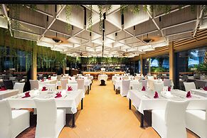 SUN & MOON, Riverside Hotel