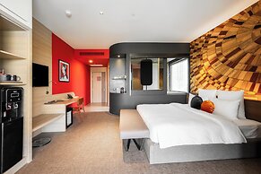 SUN & MOON, Riverside Hotel