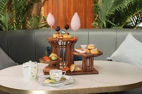 SUN & MOON, Riverside Hotel