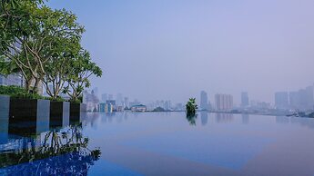 SUN & MOON, Riverside Hotel