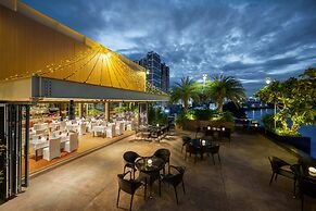 SUN & MOON, Riverside Hotel