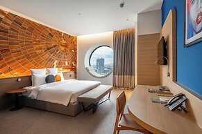 SUN & MOON, Riverside Hotel