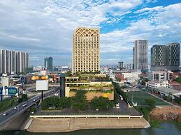 SUN & MOON, Riverside Hotel