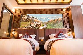 Everest Boutique Hotel