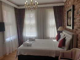 Bosphorus Bridge Hotel