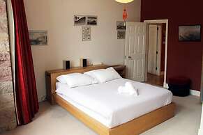 Royal Mile Mansions by Edinburgh City Apartments