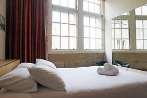 Royal Mile Mansions by Edinburgh City Apartments