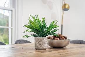 Captivating 4-bed House in Killin