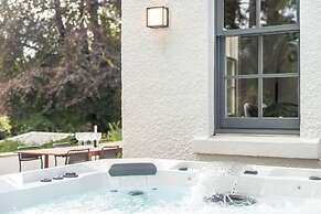 Captivating 4-bed House in Killin