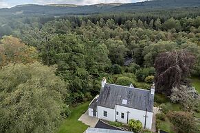 Captivating 4-bed House in Killin