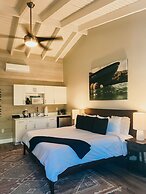 The Hideaway Hull Bay