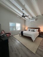 The Hideaway Hull Bay