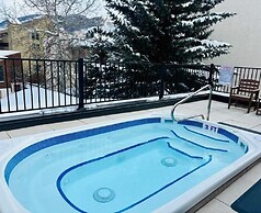 Lift House Lodge, Pet Friendly Studio Condo