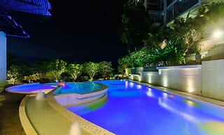 Deluxe apartment at Icon Park Condo